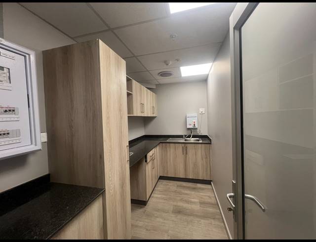 163M² OFFICE TO LET IN ROSEBANK